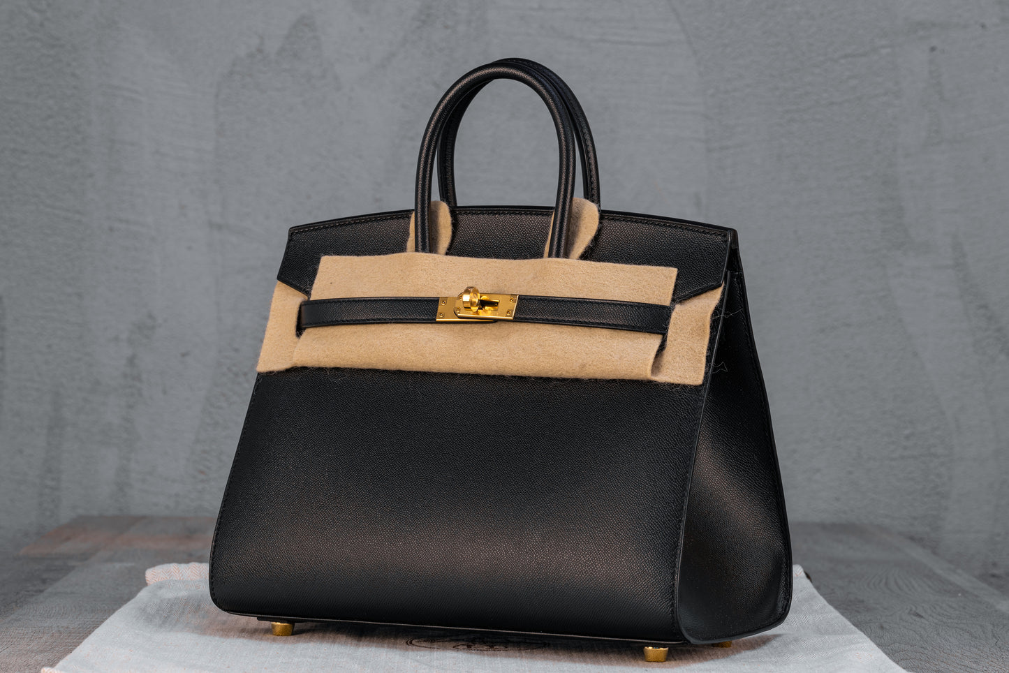 Hermès K25 Kelly II 25 Sellier Bag in Noir Madame Leather with Gold Hardware