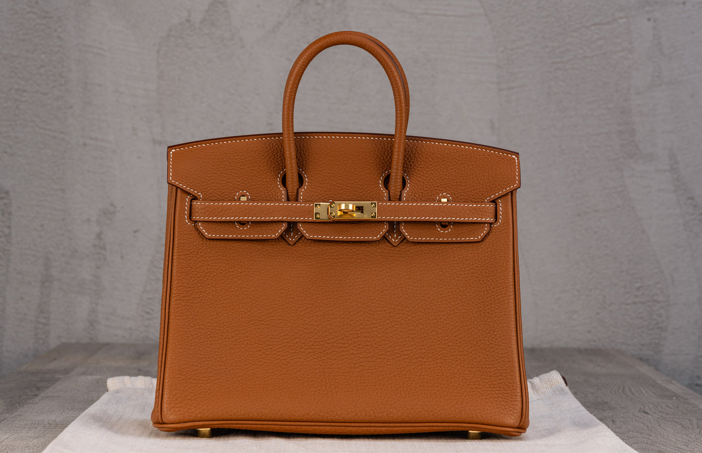 Hermès K25 Kelly II 25 Retourne Bag in Gold Togo Leather with Gold Hardware