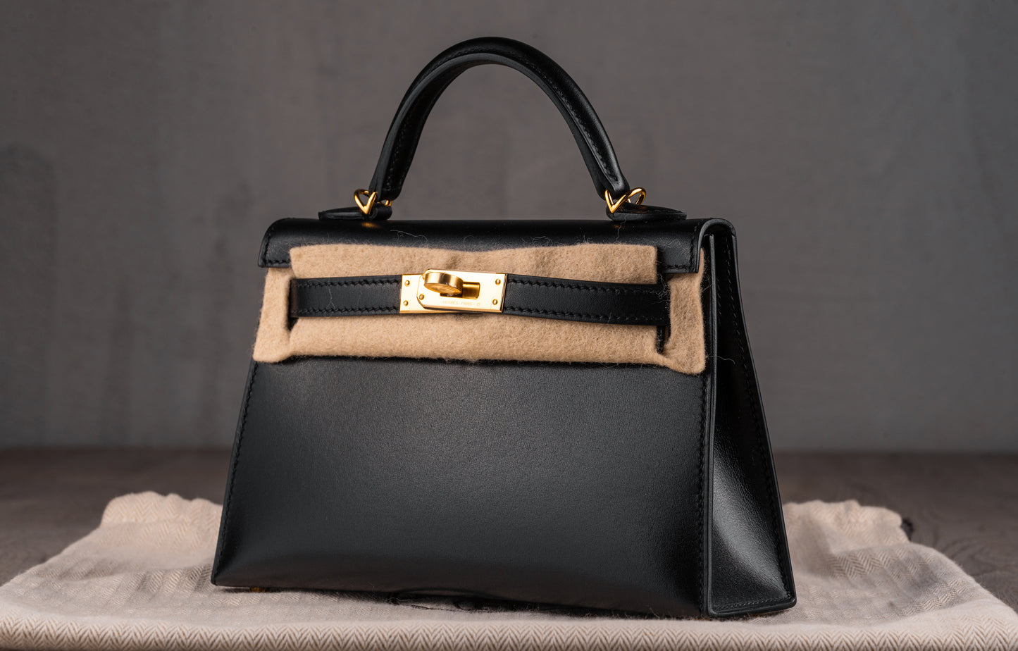 Hermès K20 Mini Kelly II 20 Sellier Bag in Noir Box Leather with Gold Hardware