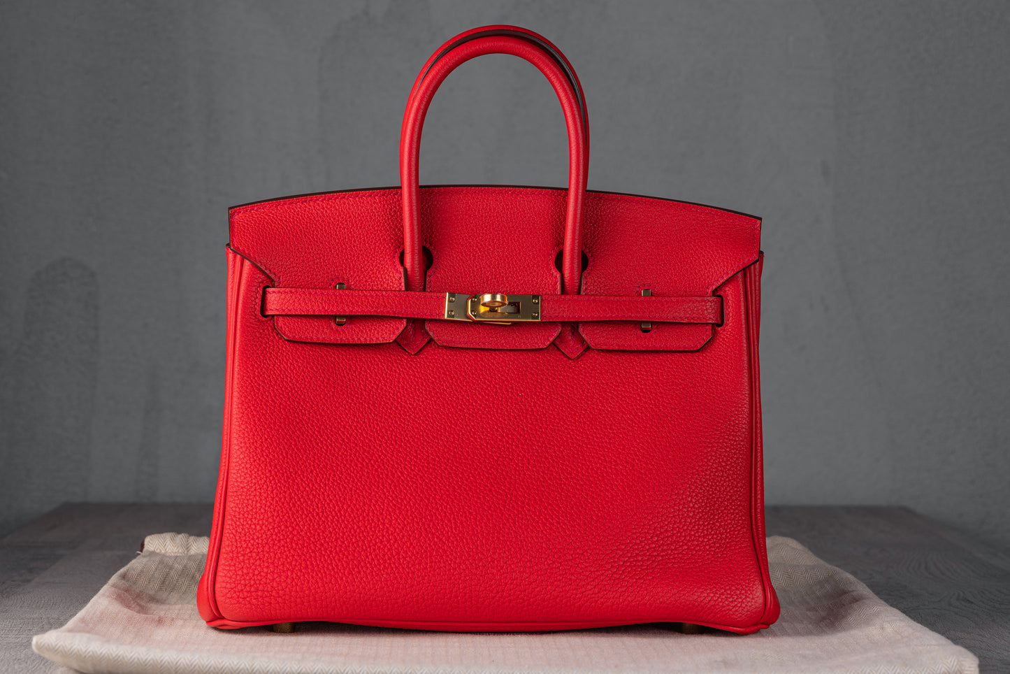 Hermès B25 Birkin 25 Retourne Bag in Rouge Tomate Togo Leather with Gold Hardware
