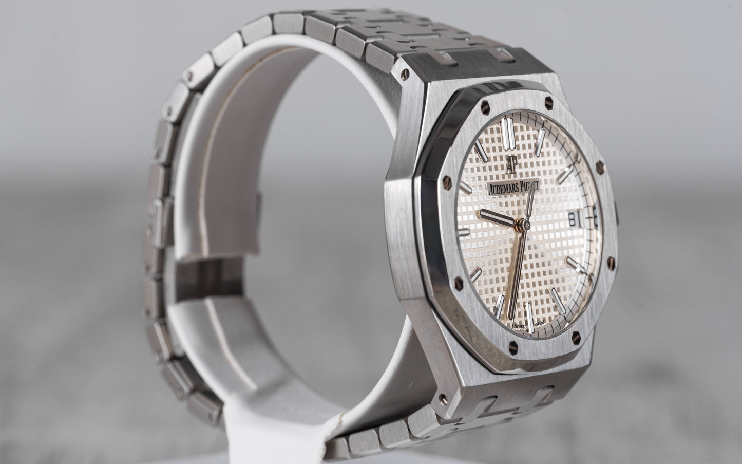 Audemars Piguet Royal Oak White Dial 15500ST