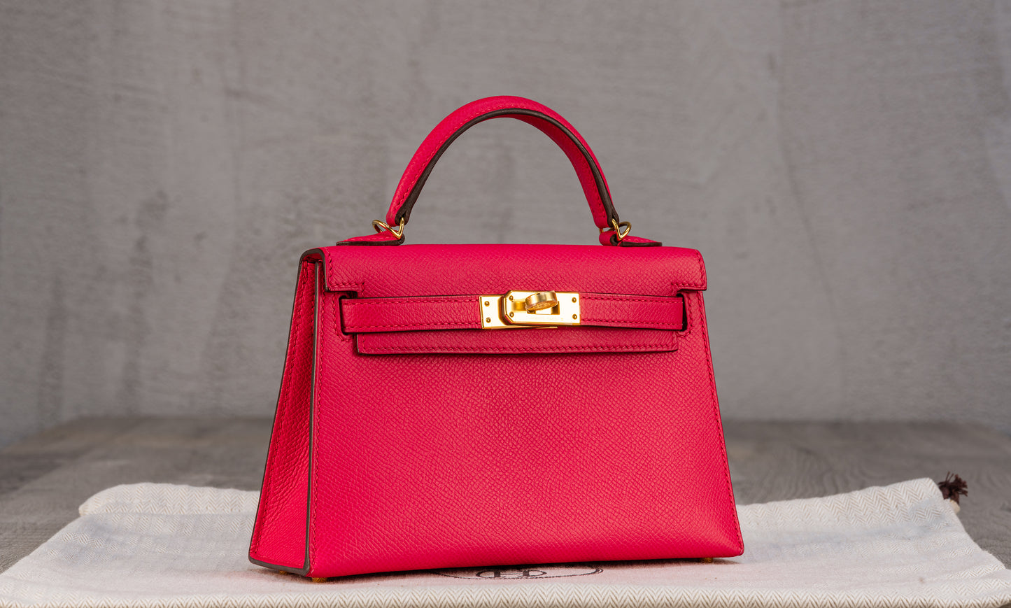 Hermès K20 Mini Kelly II 20 Sellier Bag in Rose Extreme Chevre Leather with Gold Hardware