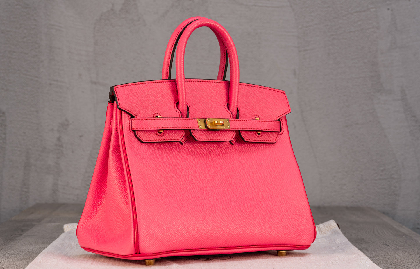 Hermès K25 Kelly II 25 Sellier Bag in HSS Rose Azalee / Red Lining Epsom Leather with Brushed Gold Hardware
