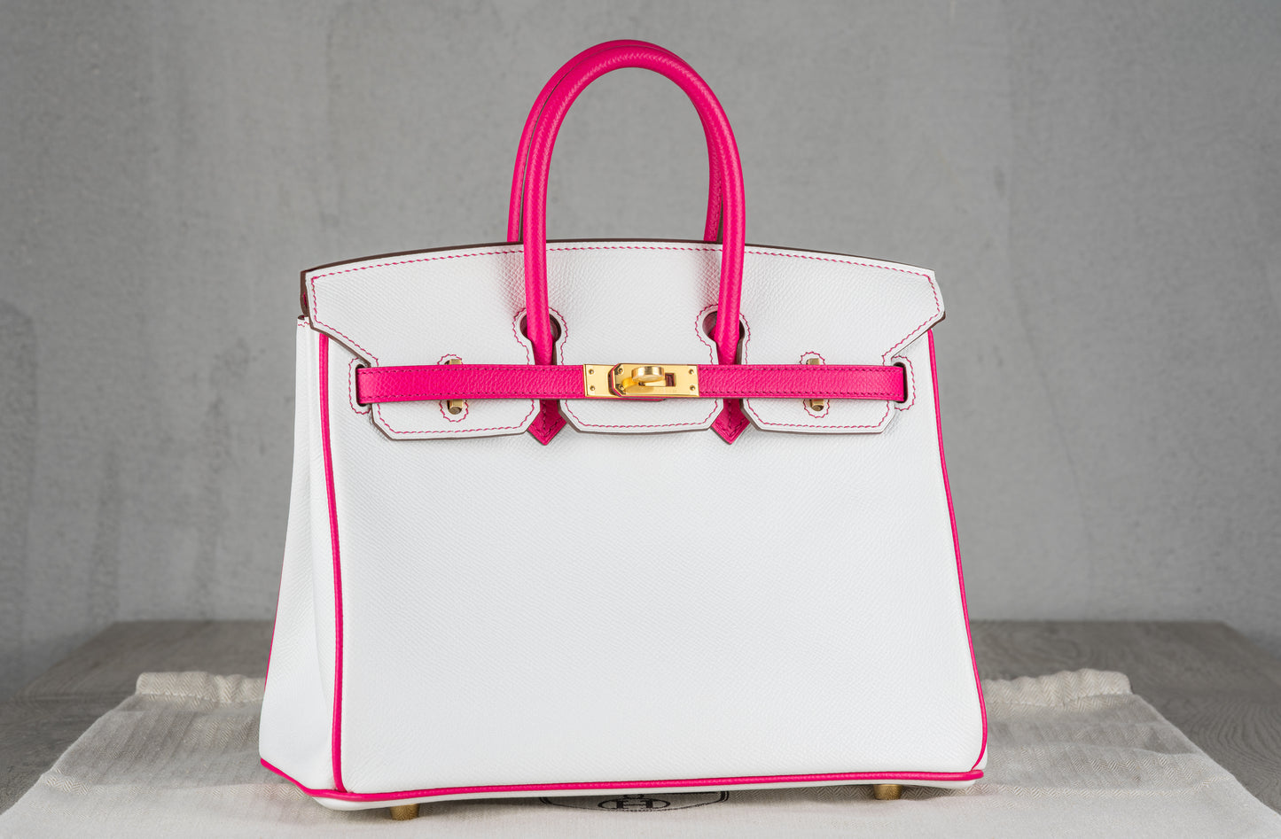 Hermès B25 Birkin 25 Retourne Bag in HSS Blanc / Rose Tyrien Epsom Leather with Gold Hardware