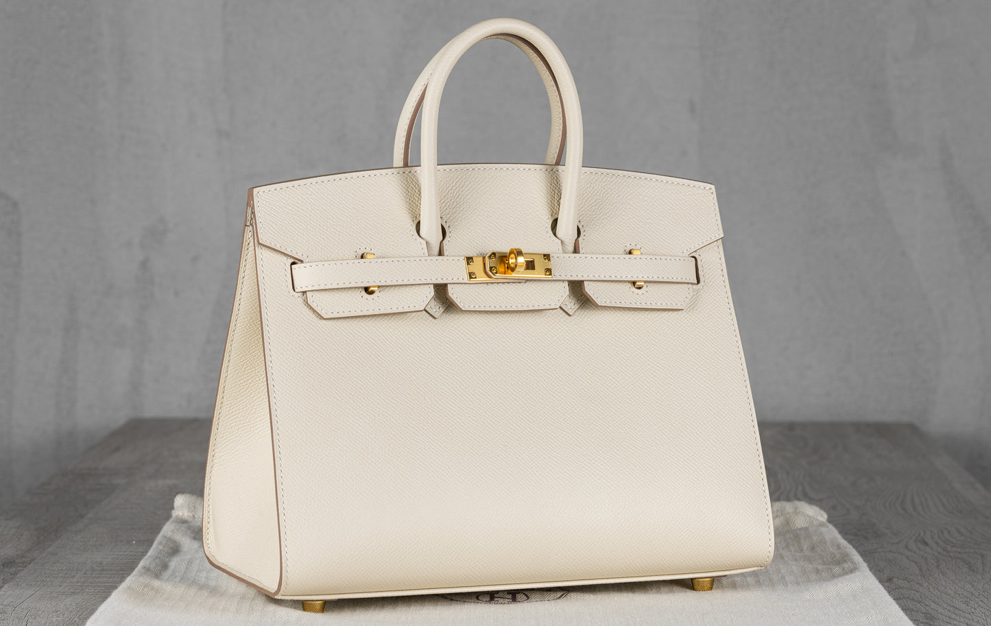 Hermès B25 Birkin 25 Retourne Bag in Craie Epsom Leather with Gold Hardware