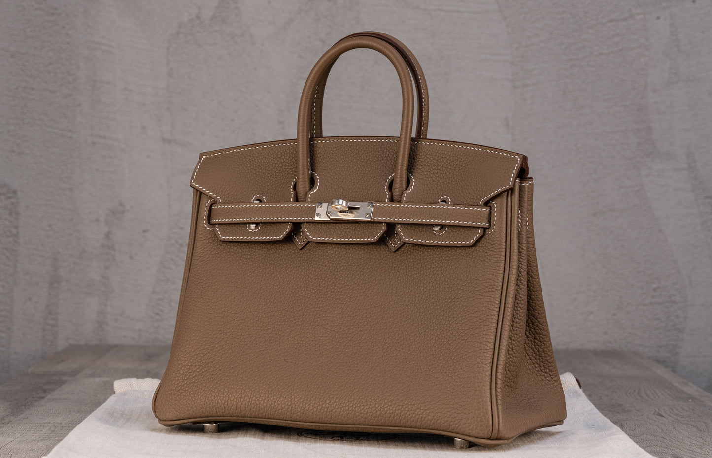 Hermès K25 Kelly II 25 Retourne Bag in Etoupe Togo leather with Palladium Hardware