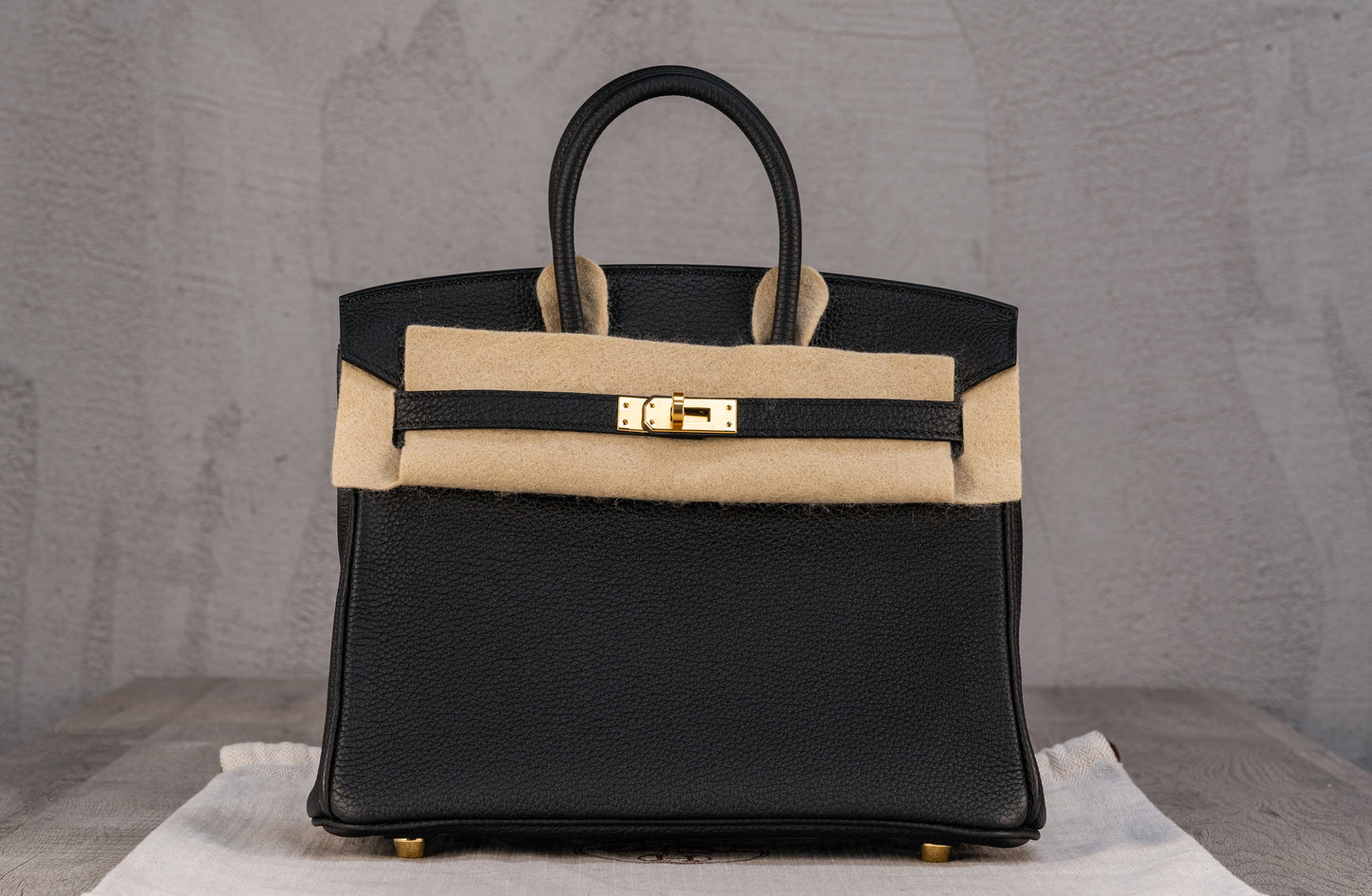 Hermès K25 Kelly II 25 Retourne Bag in Noir Togo Leather with Gold Hardware