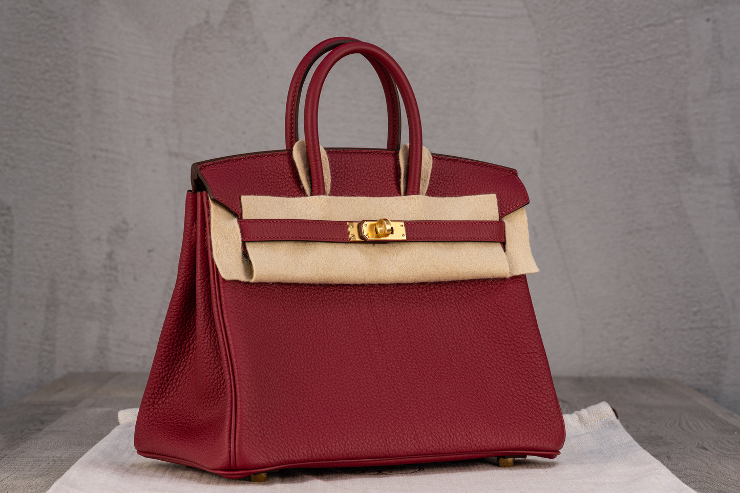 Hermès K25 Kelly II 25 Retourne Bag in Rouge Grenat Togo Leather with Gold Hardware