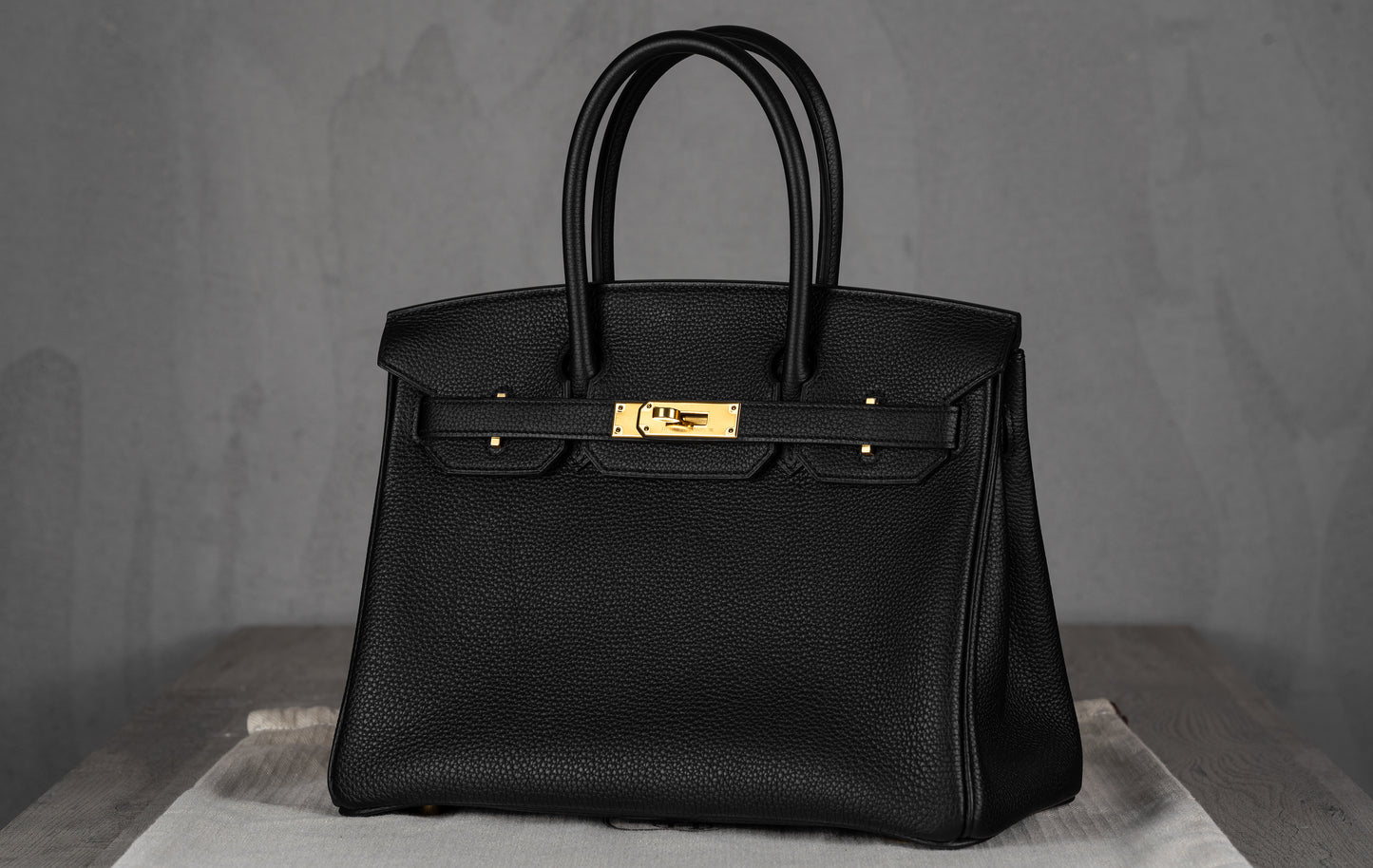 Hermès B30 Birkin 30 Retourne Bag in Noir Togo Leather with Gold Hardware