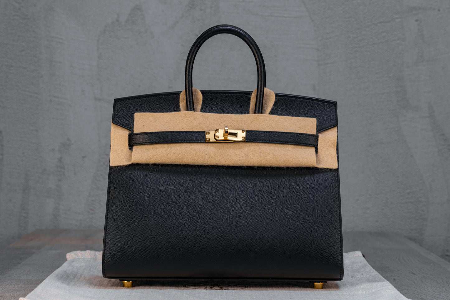 Hermès K25 Kelly II 25 Sellier Bag in Noir Madame Leather with Gold Hardware
