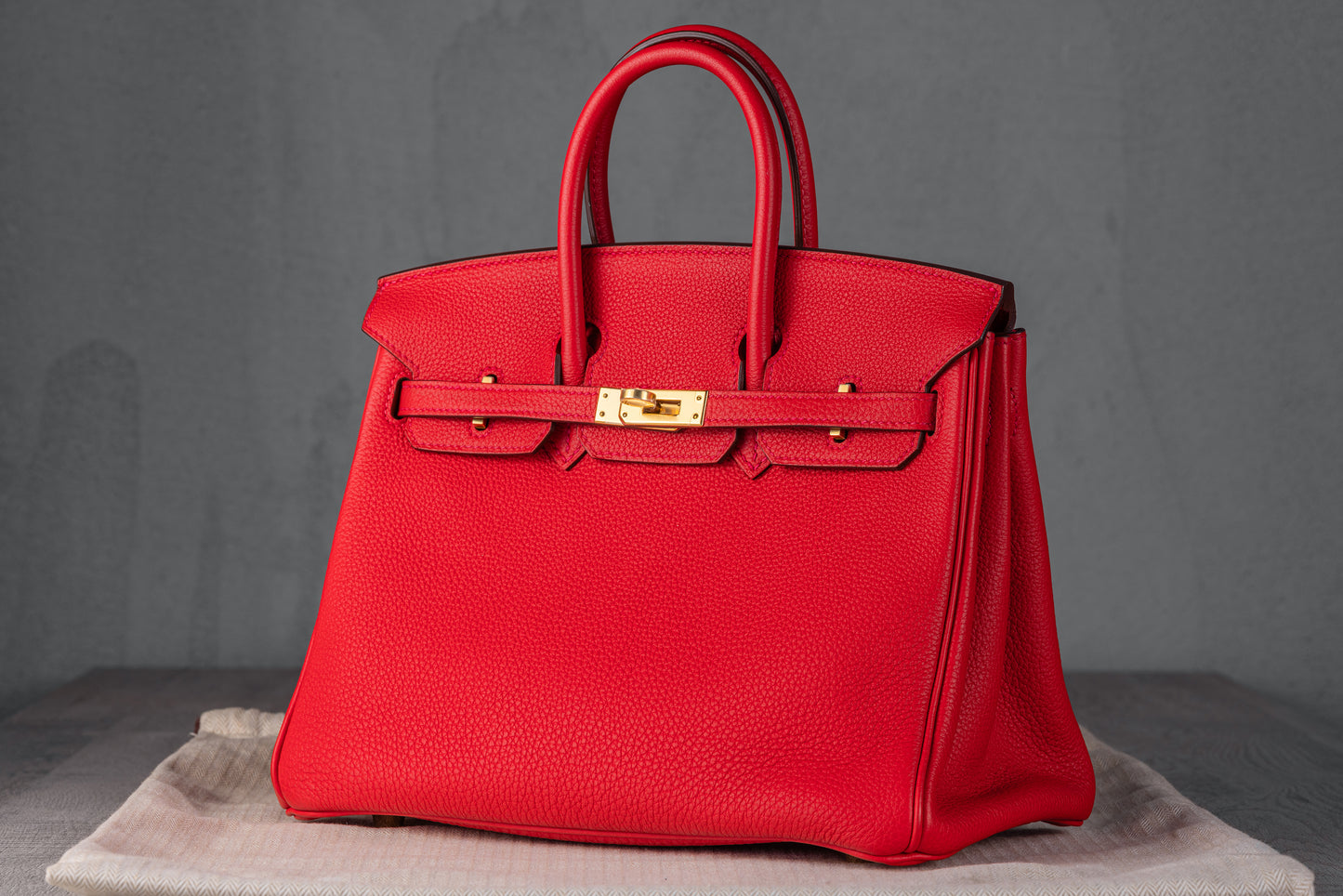 Hermès B25 Birkin 25 Retourne Bag in Rouge Tomate Togo Leather with Gold Hardware