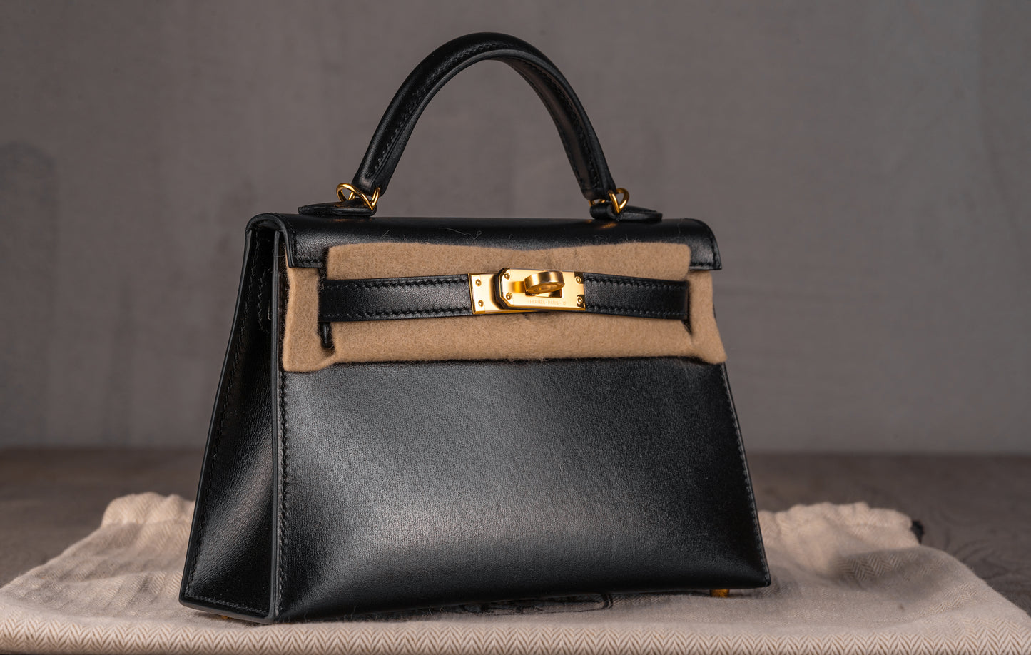 Hermès K20 Mini Kelly II 20 Sellier Bag in Noir Box Leather with Gold Hardware