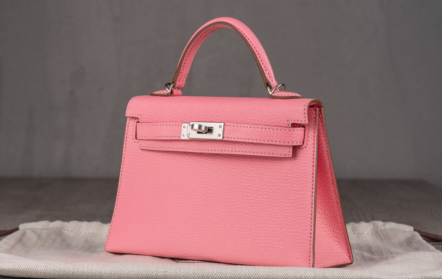 Hermès K20 Mini Kelly II 20 Sellier Bag in Rose Confetti with Palladium Hardware