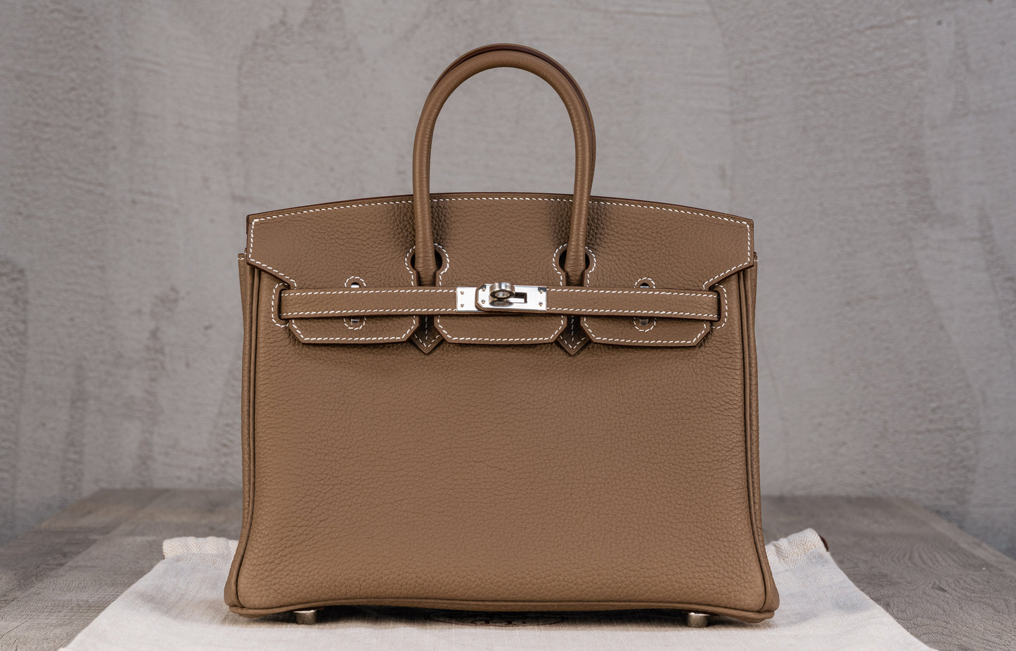 Hermès K25 Kelly II 25 Retourne Bag in Etoupe Togo leather with Palladium Hardware