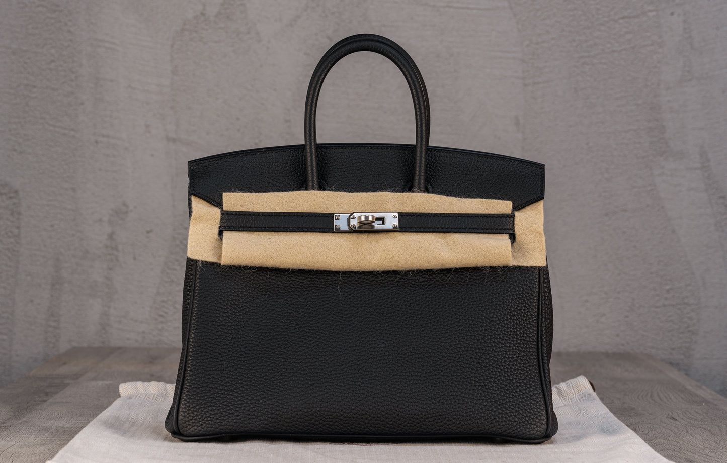 Hermès K25 Kelly II 25 Retourne Bag in Noir Togo Leather With Palladium Hardware