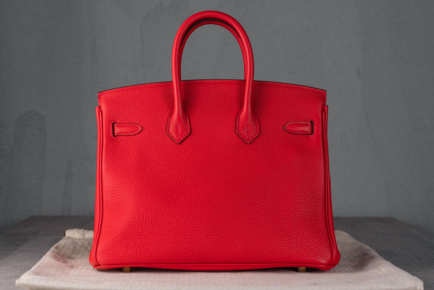 Hermès B25 Birkin 25 Retourne Bag in Rouge Tomate Togo Leather with Gold Hardware