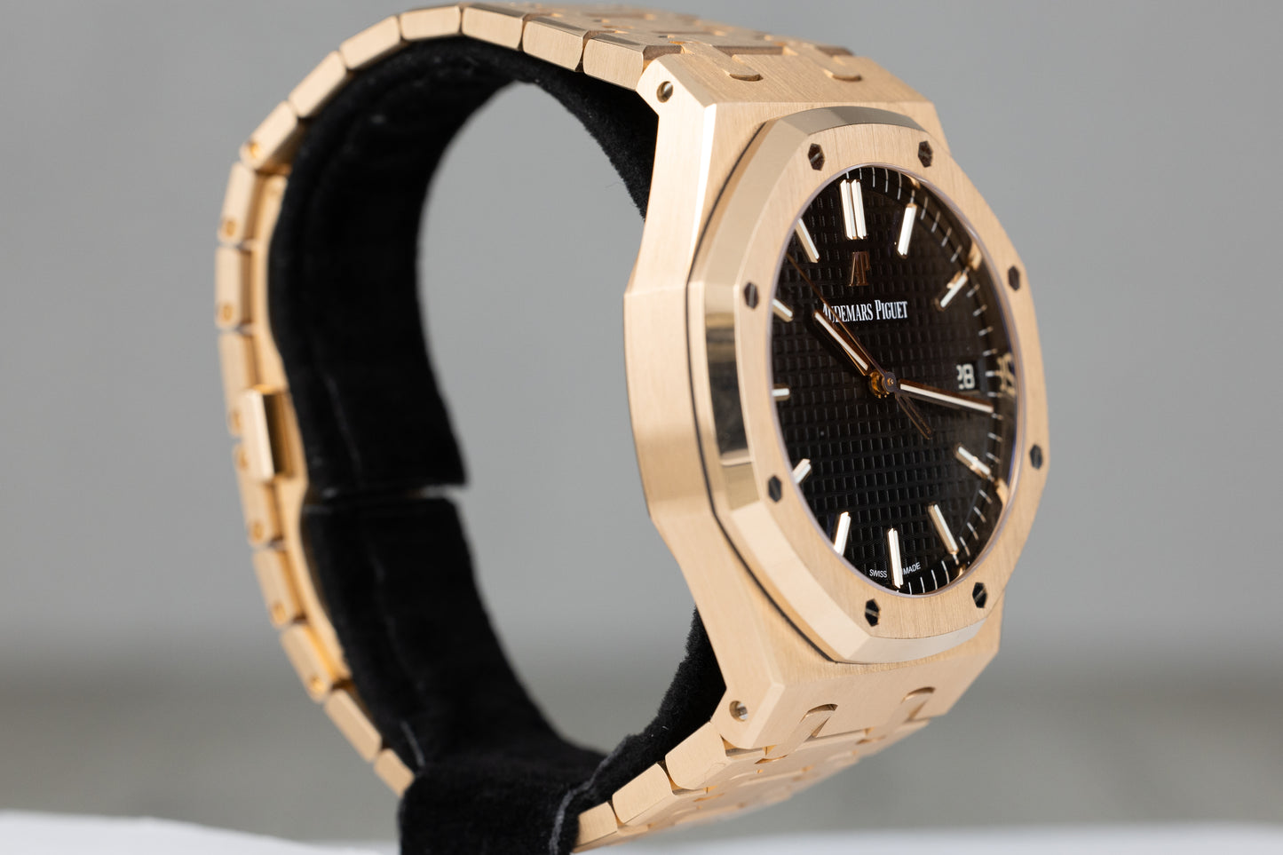 Audemars Piguet 15500OR Royal Oak Selfwinding Rose Gold Black Dial