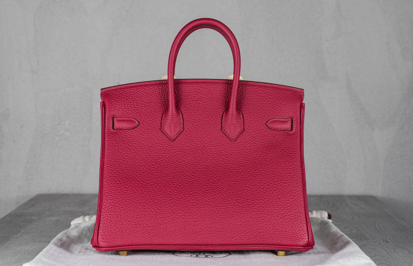 Hermès B25 Birkin 25 Retourne Bag in Rougue Grenat Togo Leather with Gold Hardware