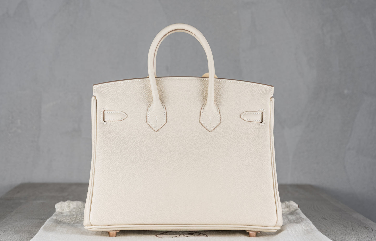 Hermès B25 Birkin 25 Retourne Bag in Craie Togo Leather with Gold Hardware