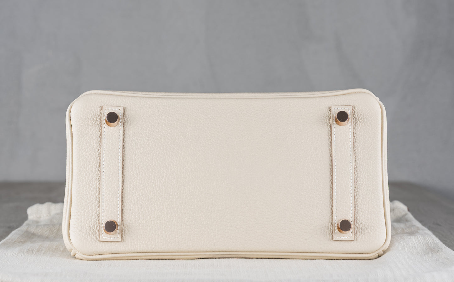 Hermès B25 Birkin 25 Retourne Bag in Craie Togo Leather with Gold Hardware
