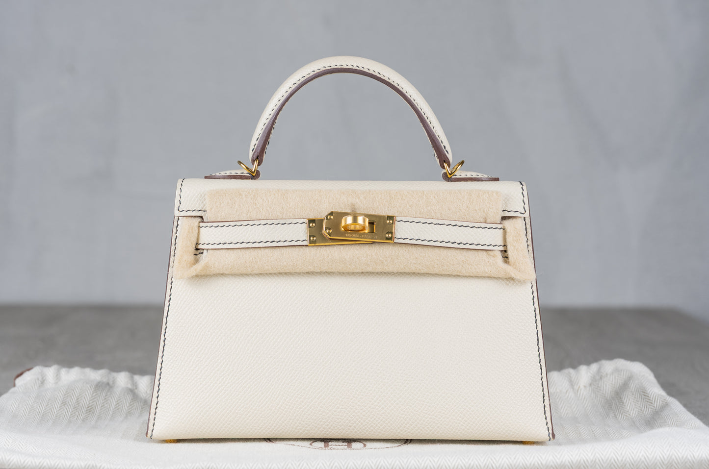 Hermès K20 Mini Kelly II 20 Sellier Bag in HSS Nata Epsom Contrast Stiching Leather with Gold Hardware