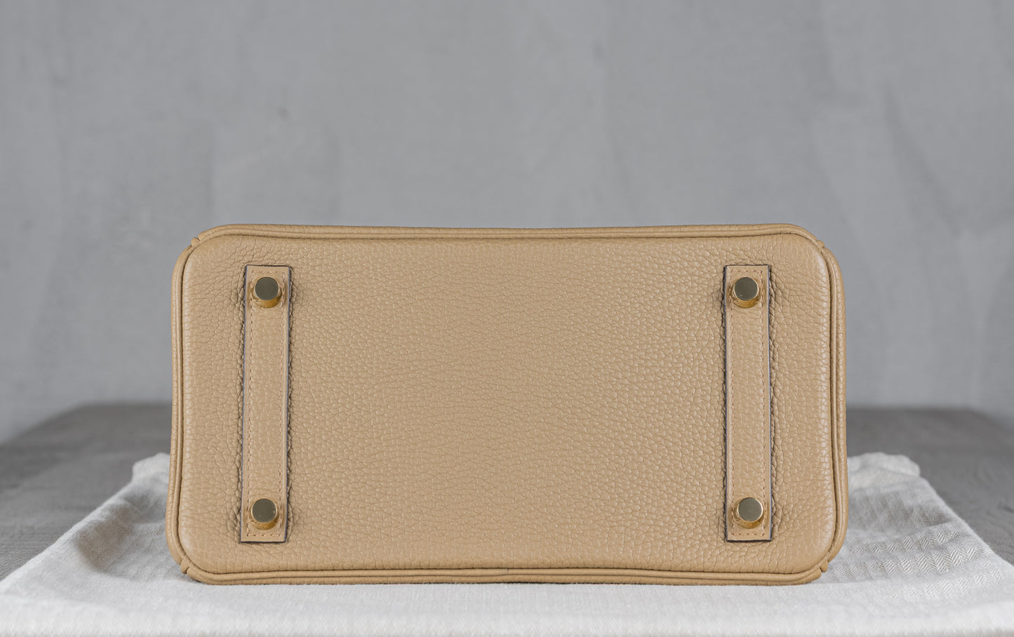 Hermès B25 Birkin 25 Retourne Bag in Beige Marfa Togo Leather with Gold Hardware