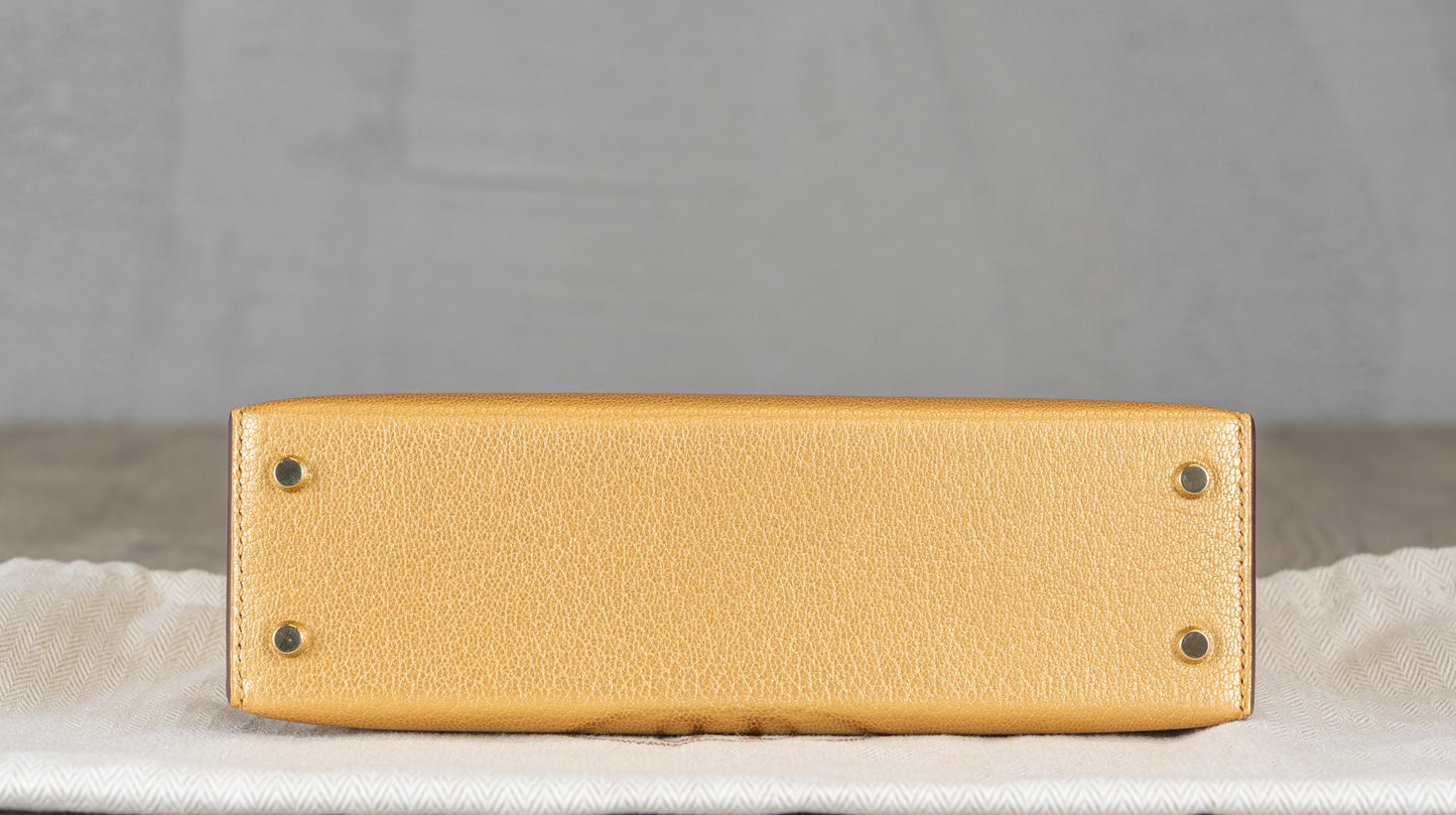 Hermès K20 Mini Kelly II 20 Sellier Bag in Dore Chevre Chamkila Leather with Gold Hardware