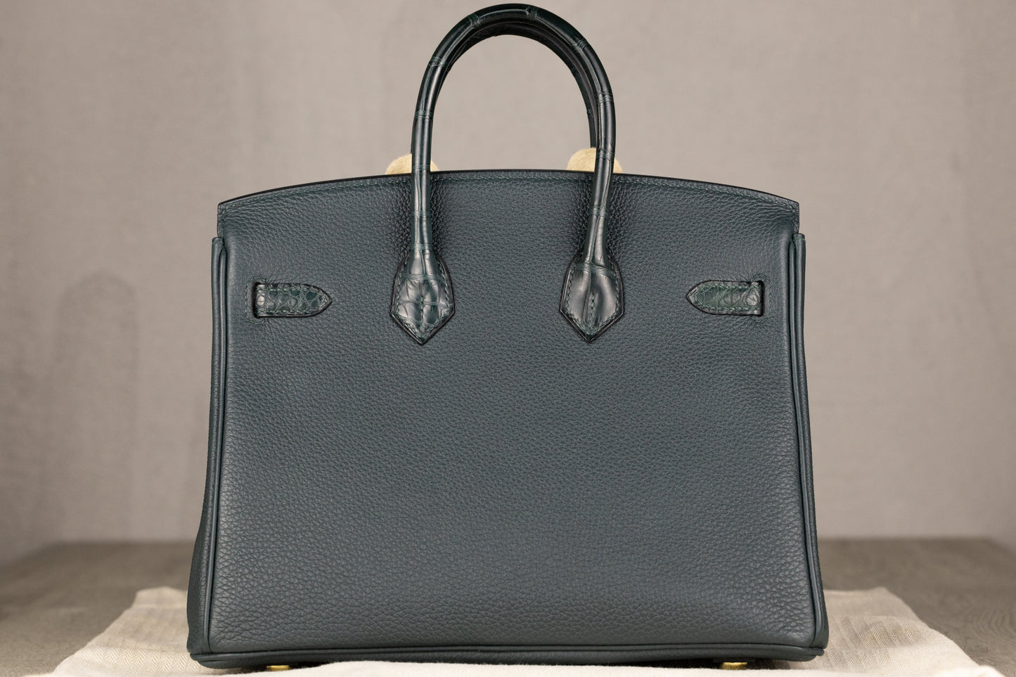 Hermès B25 Birkin 25 Retourne Bag in Vert Cypress Matte Alligator & Epsom Leather with Gold Hardware