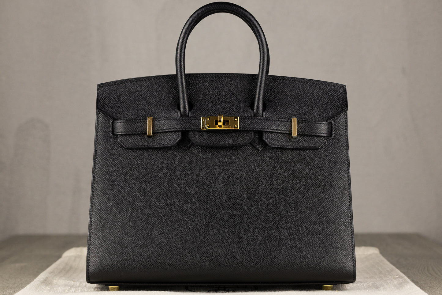 Hermès B25 Birkin 25 Sellier Bag in Black Epsom Leather with Gold Hardware