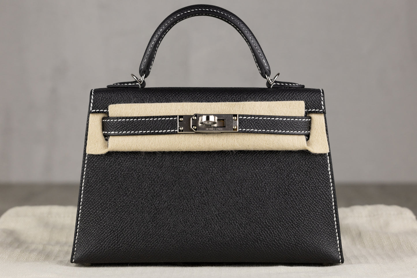 Hermès K20 Mini Kelly II 20 Sellier Bag in Black Epsom Leather and White Stitching with Palladium Hardware