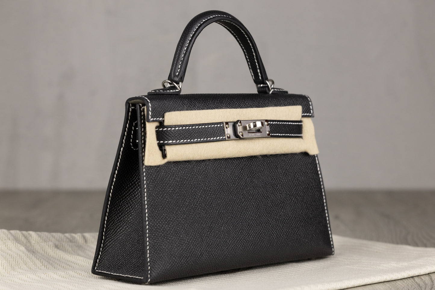 Hermès K20 Mini Kelly II 20 Sellier Bag in Black Epsom Leather and White Stitching with Palladium Hardware
