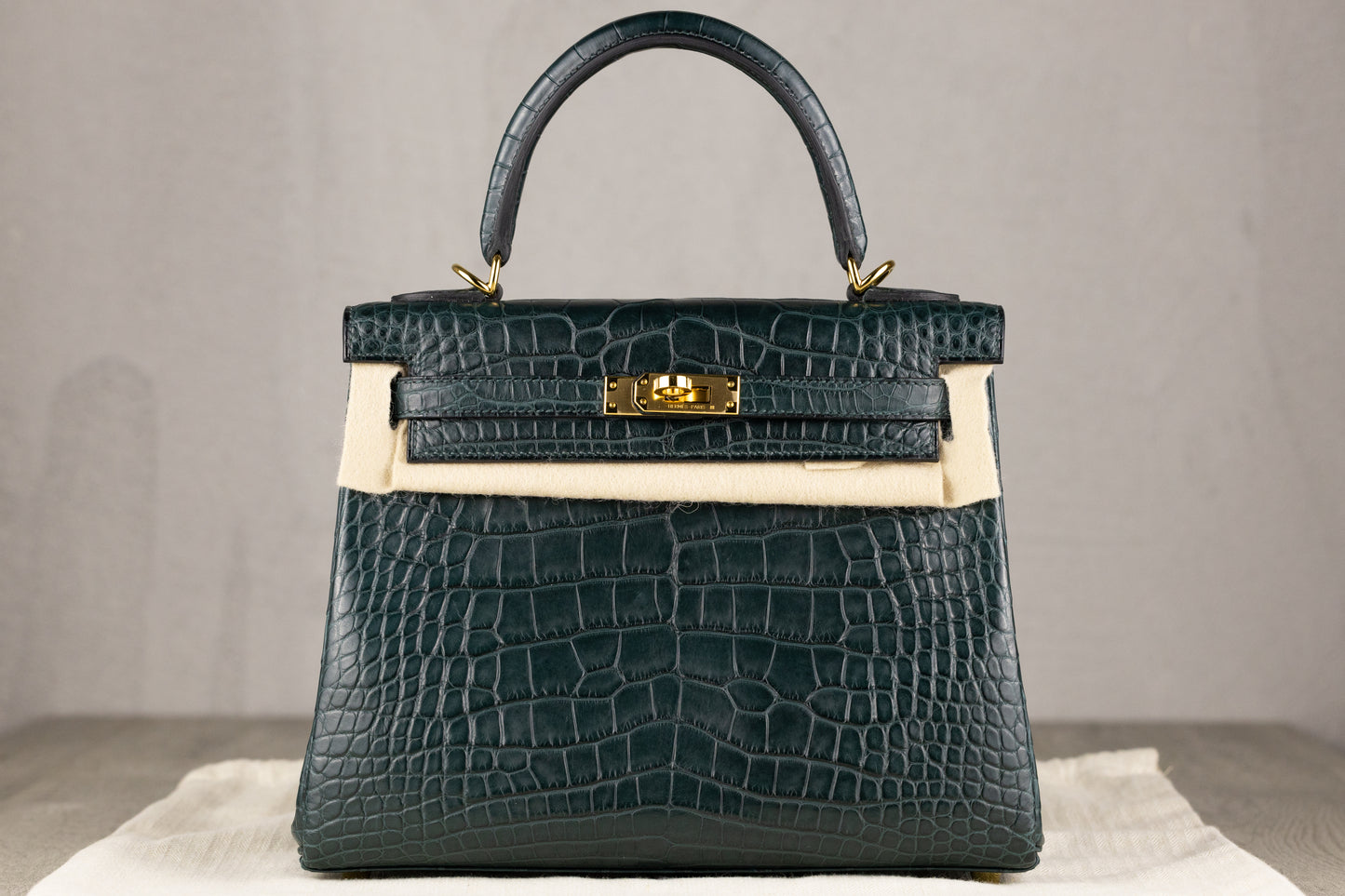 Hermès K25 Kelly II 25 Retourne Bag in Vert Cypress Matte Alligator Leather with Gold Hardware