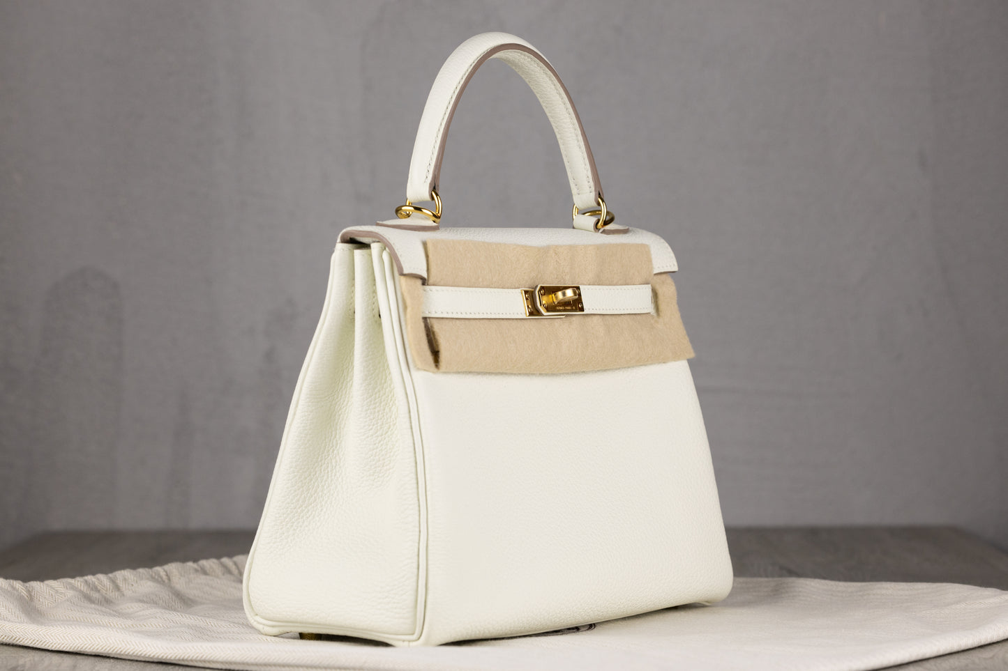Hermès K25 Kelly II 25 Retourne Bag in Gris Pale Togo Leather with Gold Hardware B Stamp