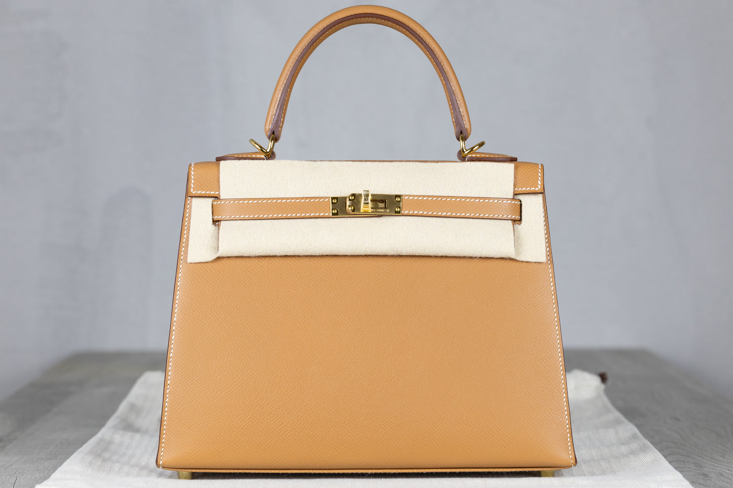 Hermès K25 Kelly II 25 Sellier Bag in Gold Brown Epsom Leather with Gold Hardware