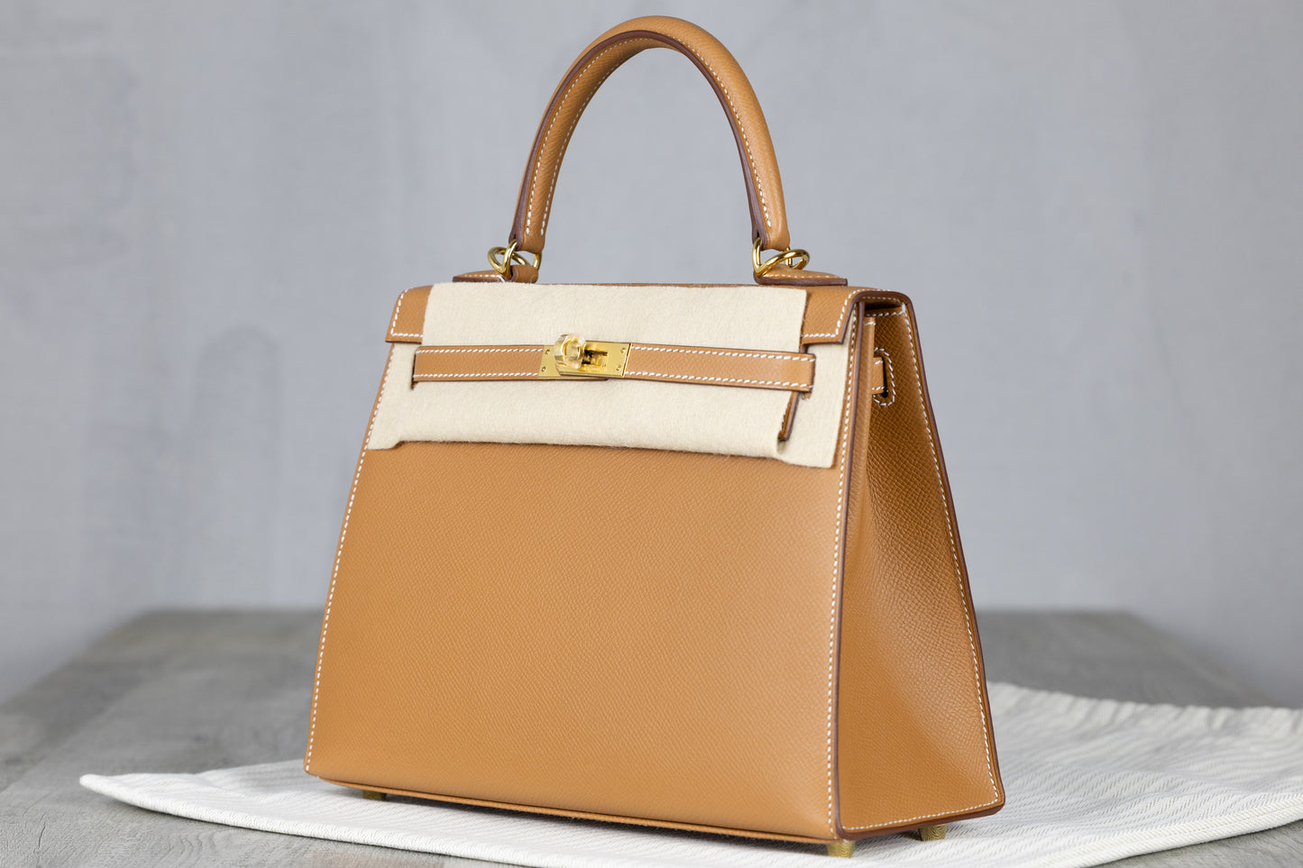 Hermès K25 Kelly II 25 Sellier Bag in Gold Brown Epsom Leather with Gold Hardware