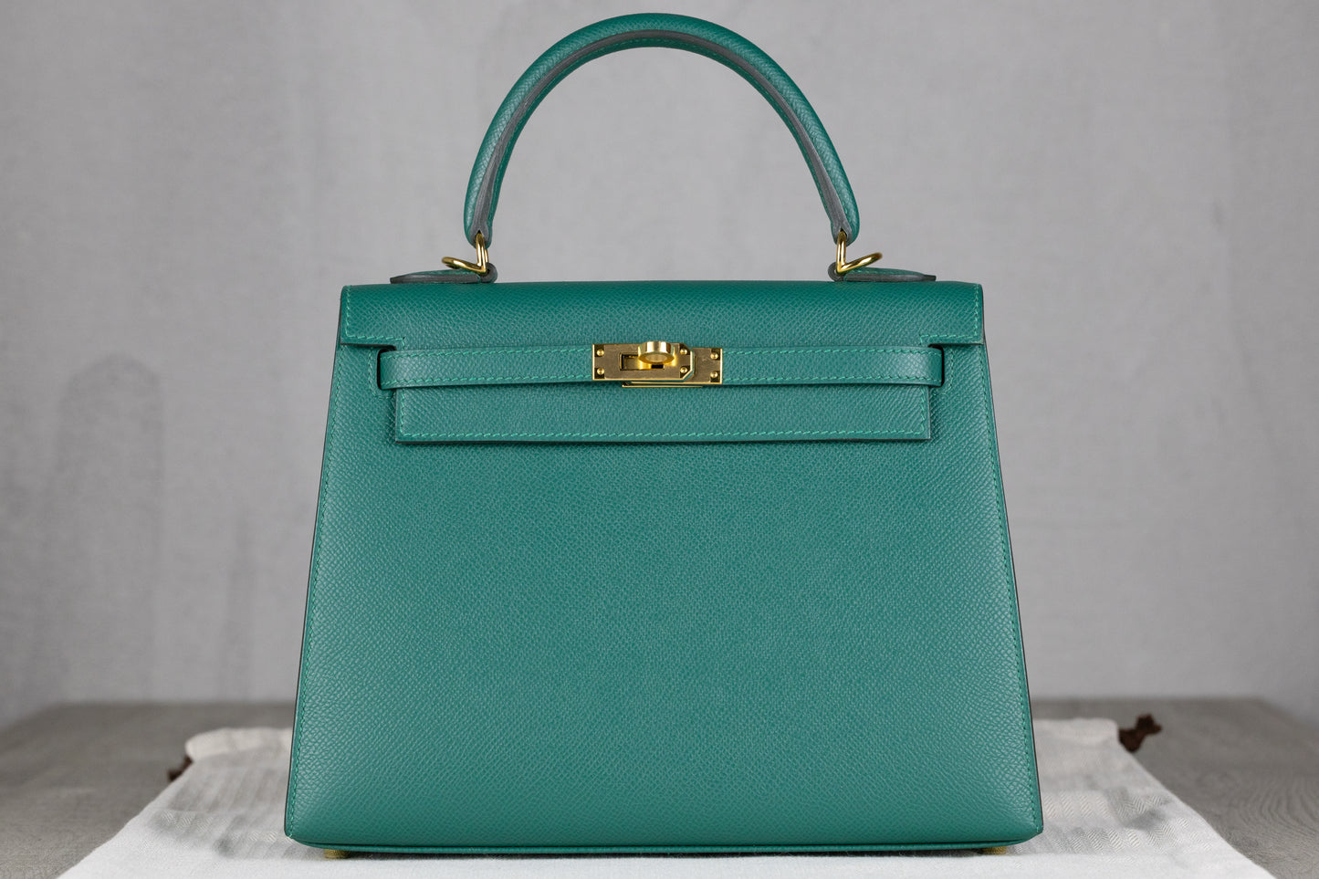 Hermès K25 Kelly II 25 Sellier Bag in Malachite Epsom Leather with Gold Hardware Y Stamp