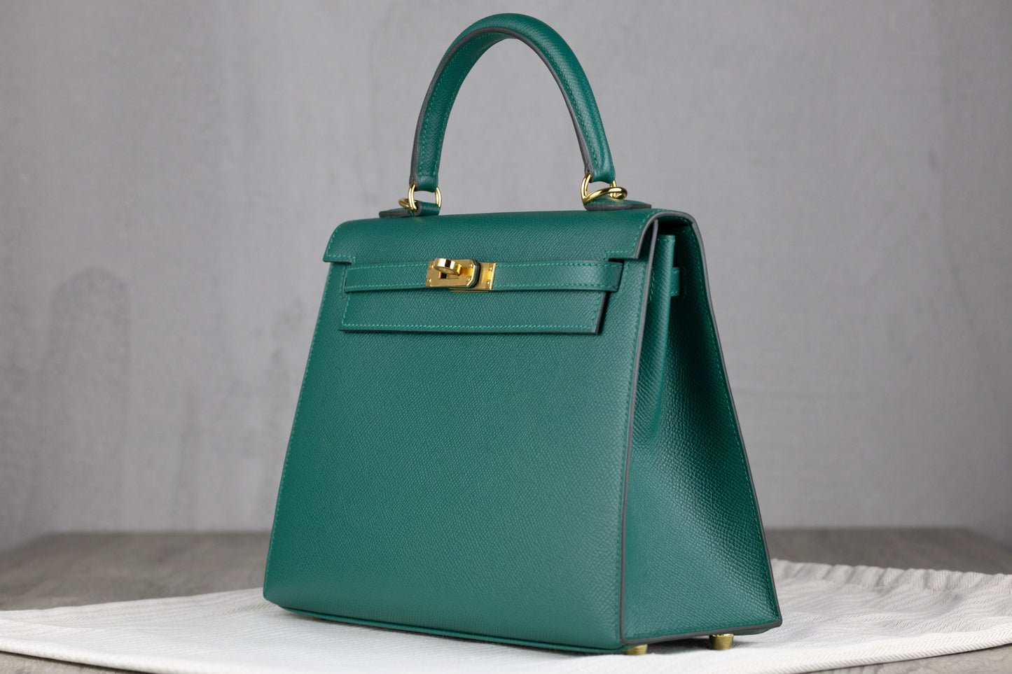 Hermès K25 Kelly II 25 Sellier Bag in Malachite Epsom Leather with Gold Hardware Y Stamp