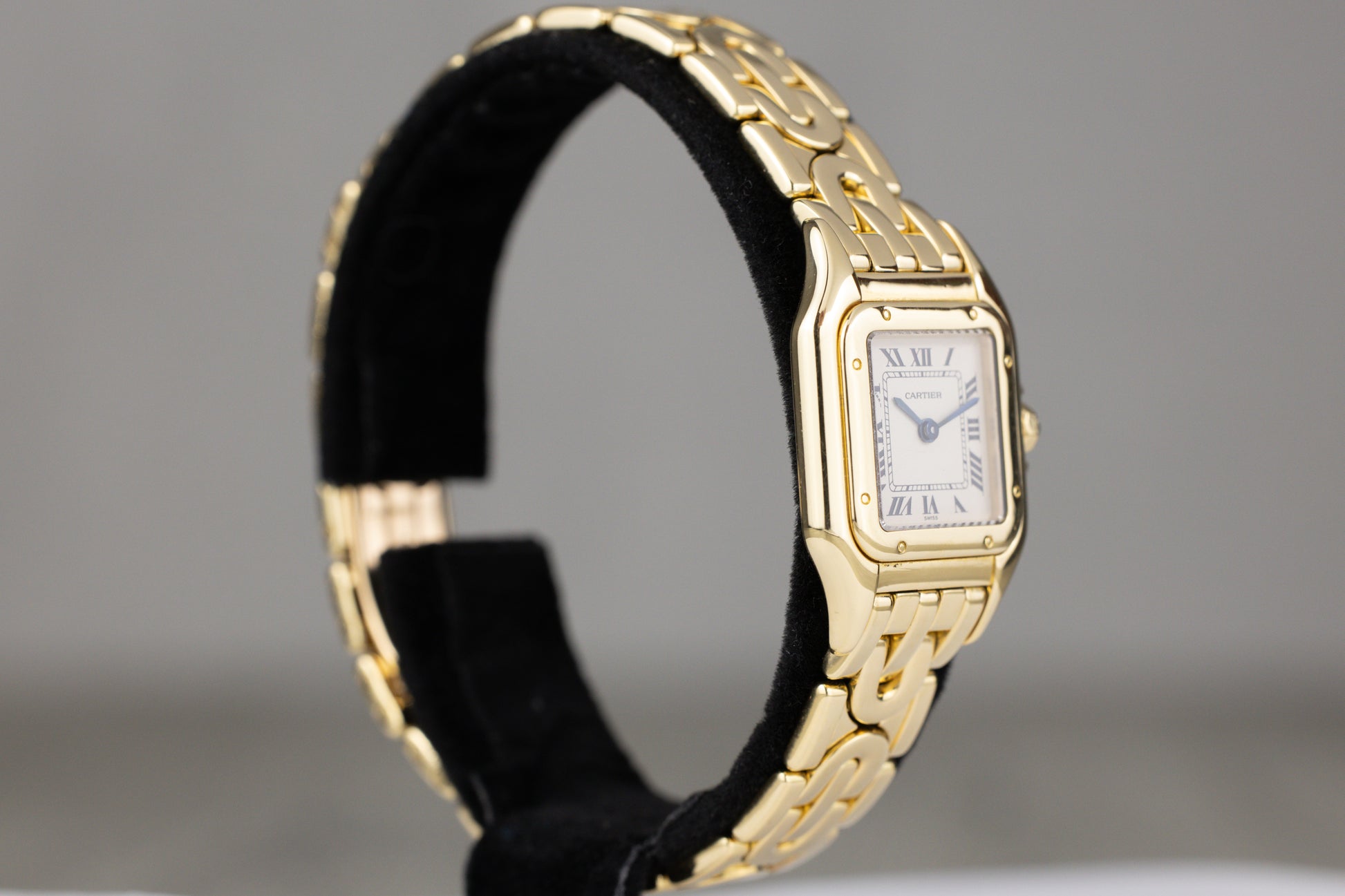 Cartier 10702 Panthere de Cartier Small Yellow Gold White Roman Numeral Dial