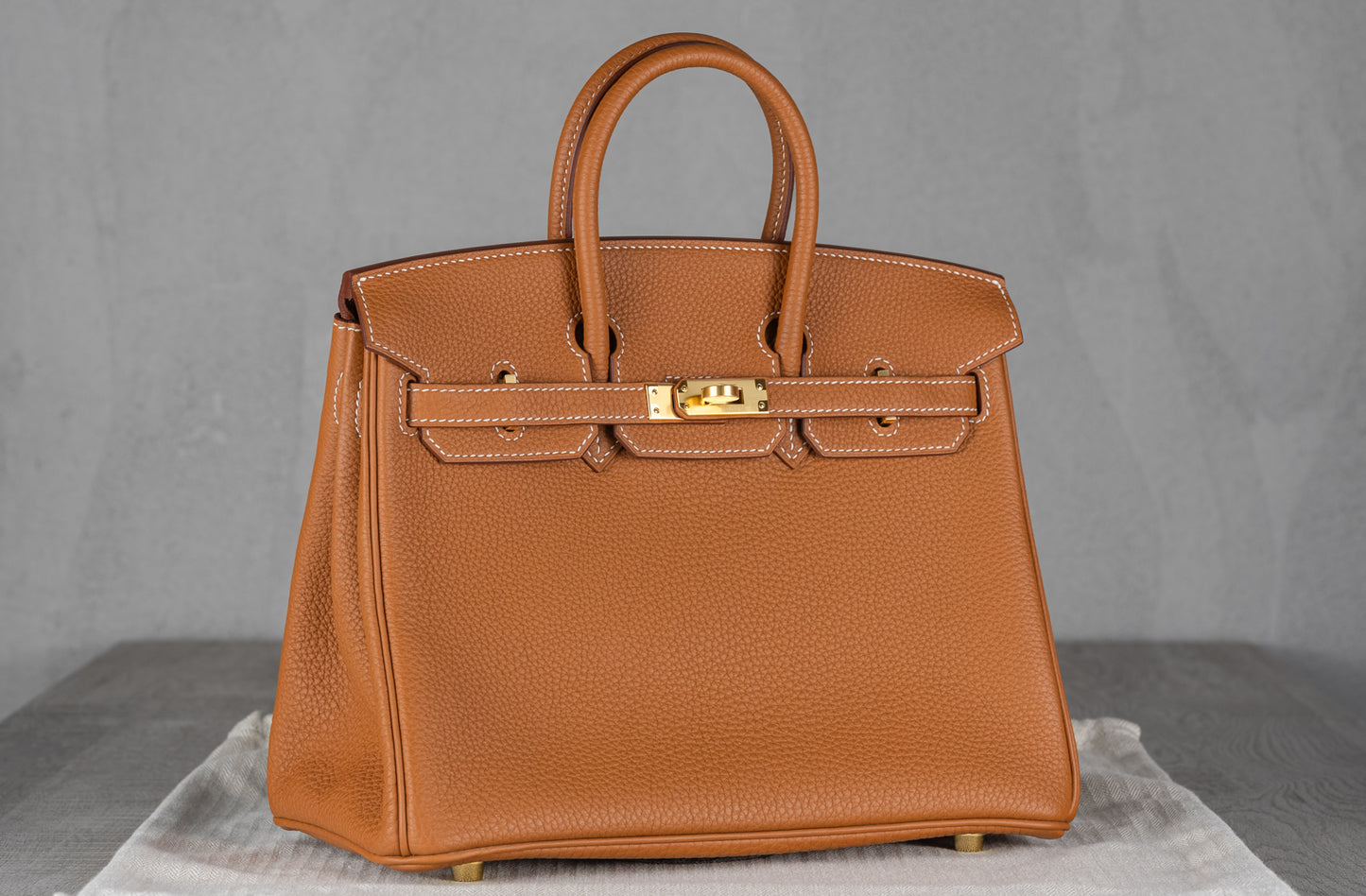 Hermès B25 Birkin 25 Retourne Bag in Gold Togo Leather with Gold Hardware