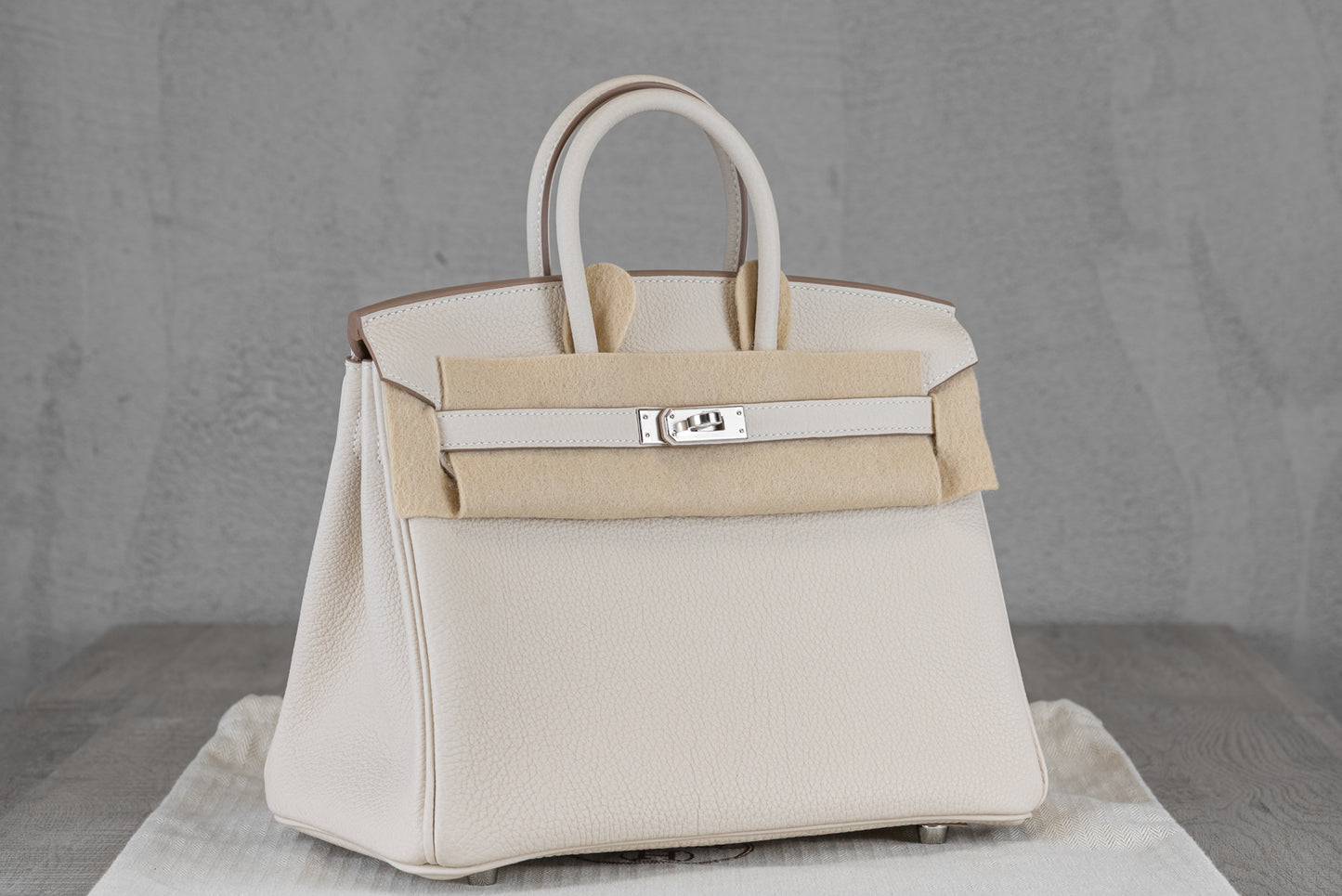 Hermès B25 Birkin 25 Retourne Bag in Gris Pale Togo Leather with Palladium Hardware