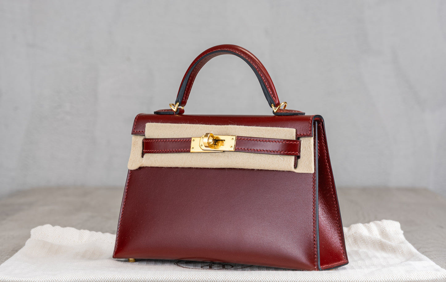Hermès K20 Mini Kelly II 20 Sellier Bag in Rouge H Box Leather w/ Gold Hardware