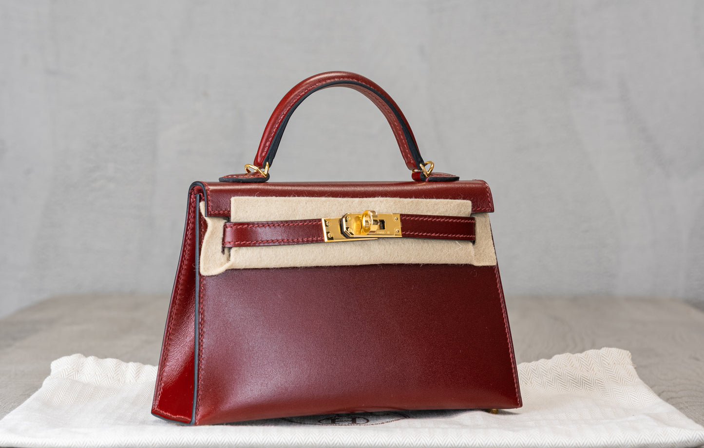 Hermès K20 Mini Kelly II 20 Sellier Bag in Rouge H Box Leather w/ Gold Hardware