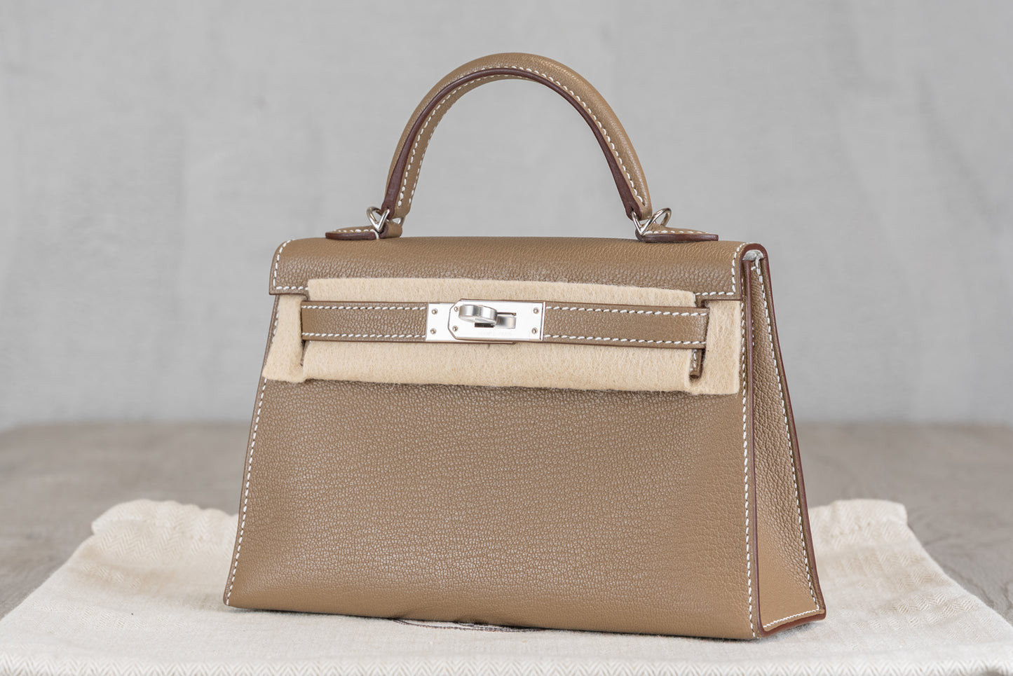 Hermès K20 Mini Kelly II 20 Sellier Bag in Etoupe Togo Leather w/ Palladium Hardware