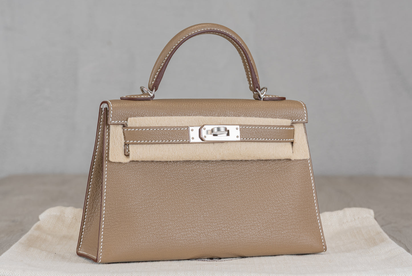 Hermès K20 Mini Kelly II 20 Sellier Bag in Etoupe Togo Leather w/ Palladium Hardware