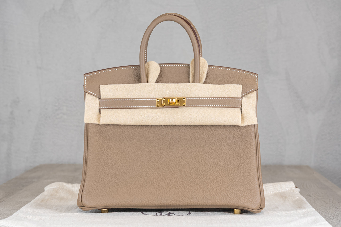 Hermès B25 Birkin 25 Retourne Bag in Etoupe Togo Leather w/ Gold Hardware
