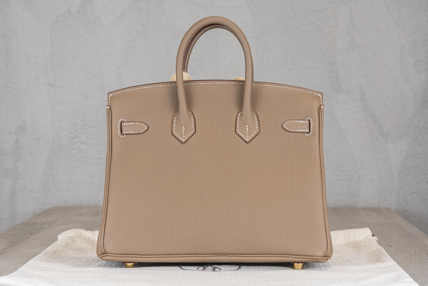 Hermès B25 Birkin 25 Retourne Bag in Etoupe Togo Leather w/ Gold Hardware
