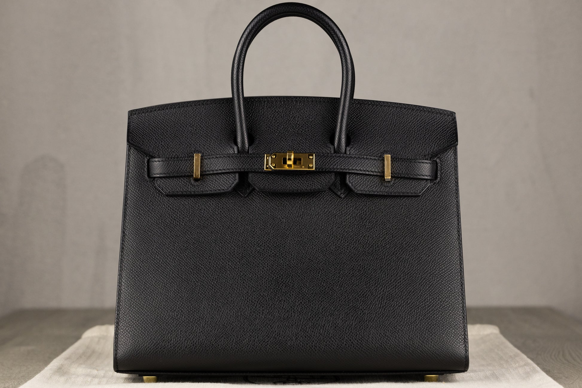 Hermès B25 Birkin 25 Sellier Bag in Black Epsom Leather with Gold Hardware