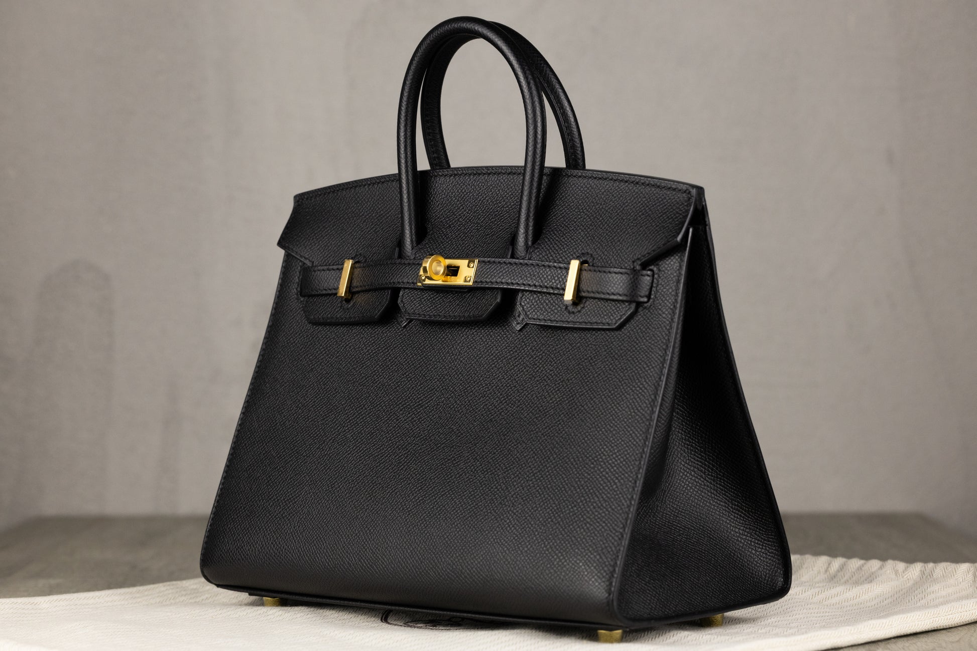 Hermès B25 Birkin 25 Sellier Bag in Black Epsom Leather with Gold Hardware