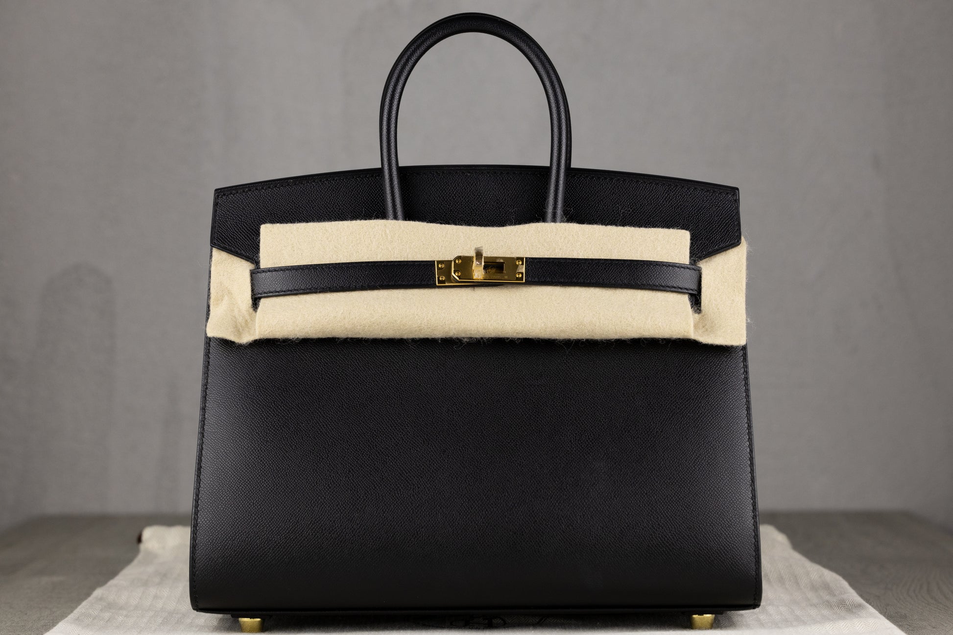 Hermès B25 Birkin 25 Sellier Bag in Noir Epsom Leather with Gold Hardware