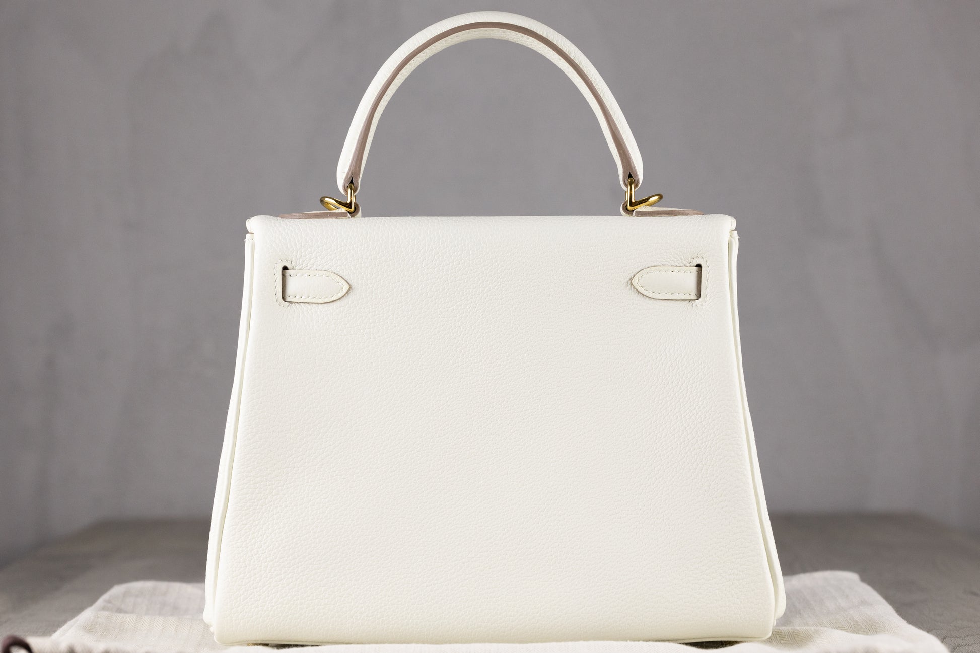 Hermès K25 Kelly II 25 Retourne Bag in Gris Pale Togo Leather with Gold Hardware B Stamp